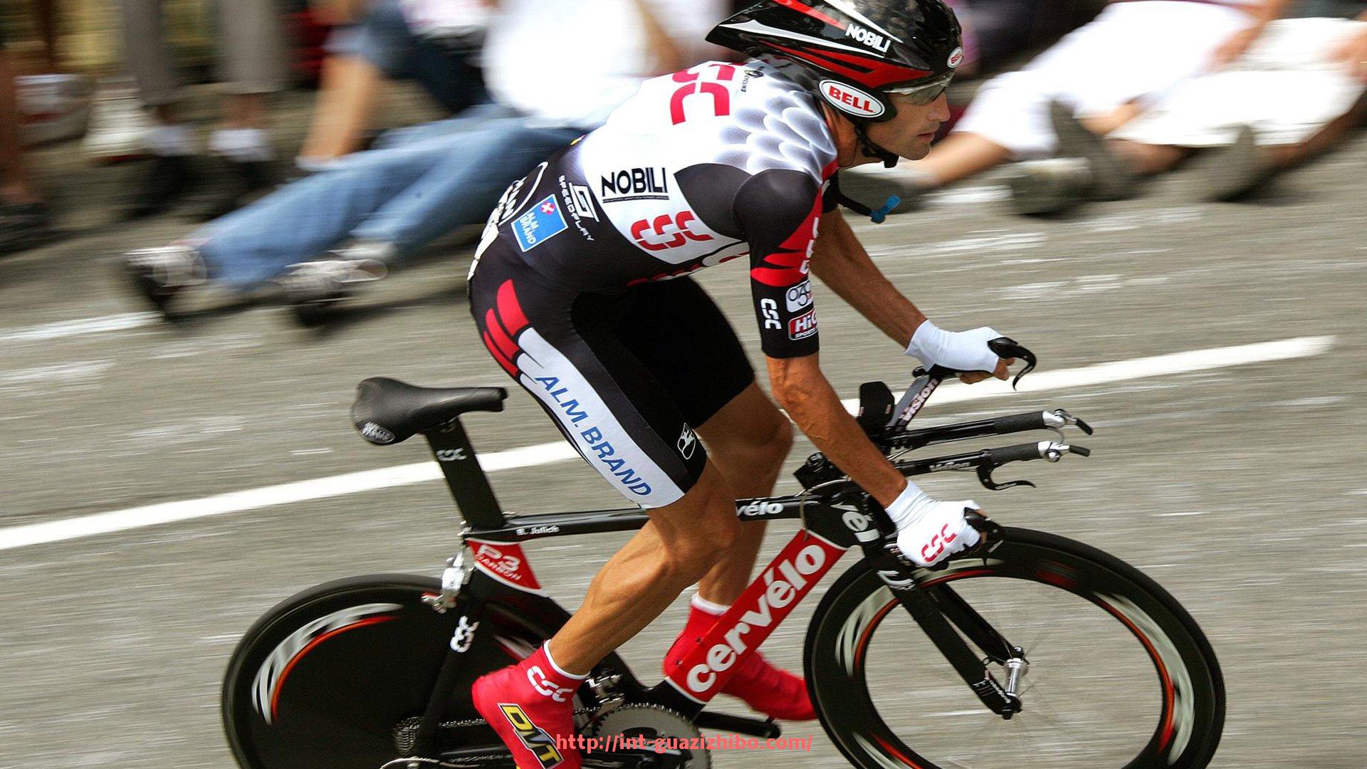 瓜子直播-胸肌健身器材图片大全及其在体育教学中的辅助作用探讨